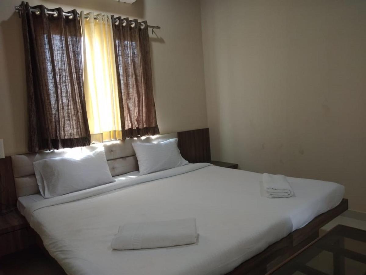 Hotel Krishna Exotica アフマドナガル エクステリア 写真