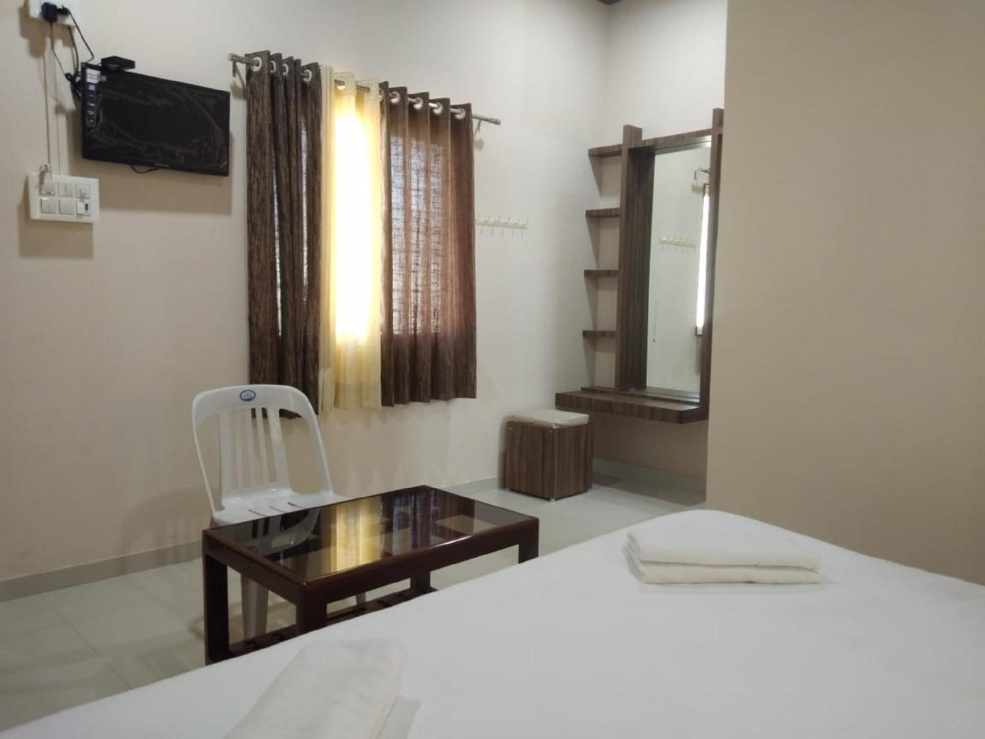 Hotel Krishna Exotica アフマドナガル エクステリア 写真